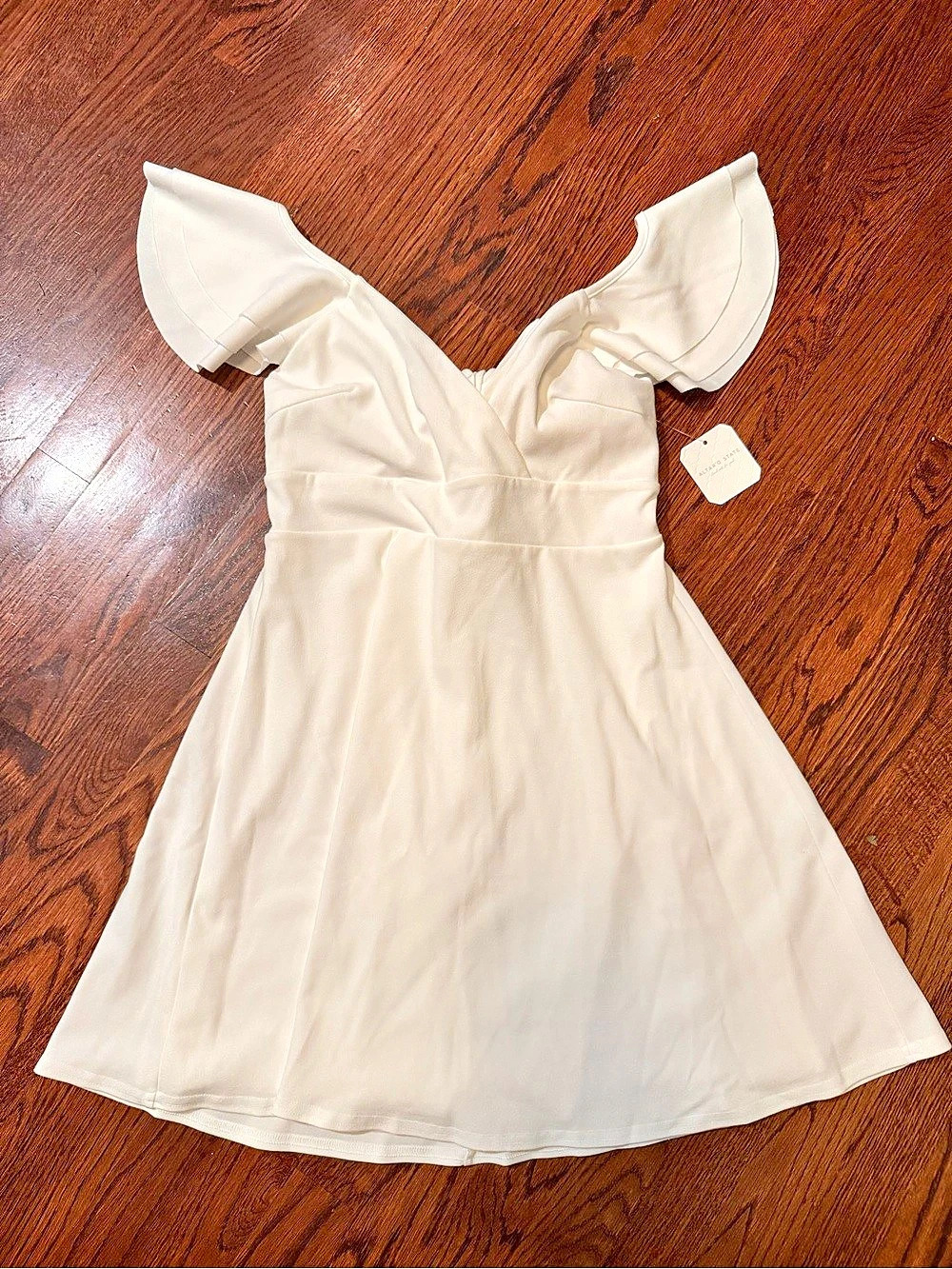 ALTA MODA STATE Mini Ruffle Sleeve Wrap Dress White Size Medium NWT